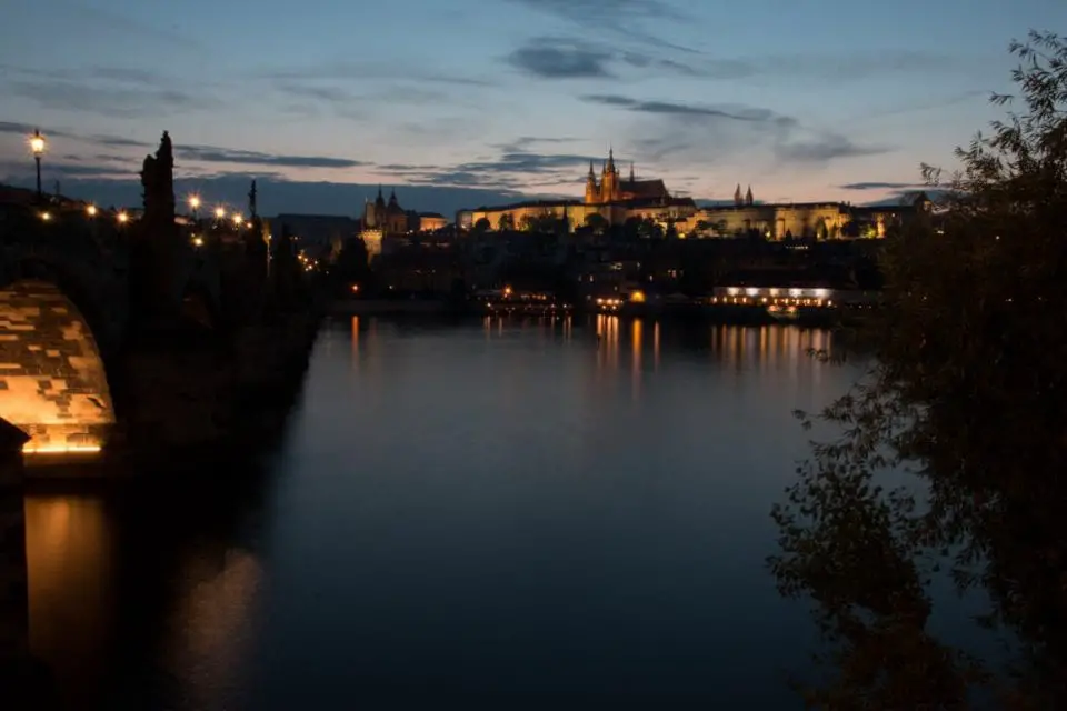 Prag Karlsbrücke bei Nacht prag geheimtipps