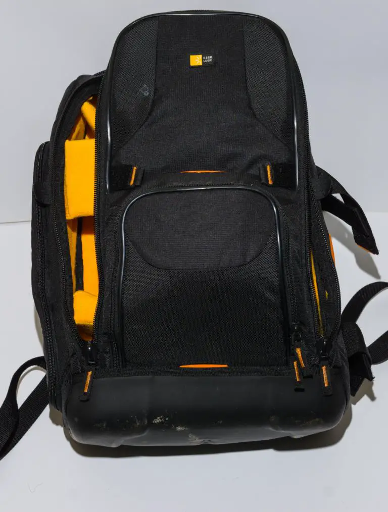 Ein robuster Rucksack ist ein Muss für die Reisefotografie Ausrüstung.