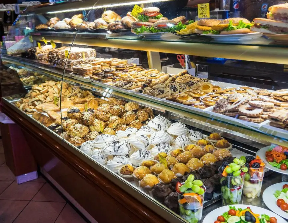 Florenz Spezialitäten Bäckerei mit Kuchen und Keksen