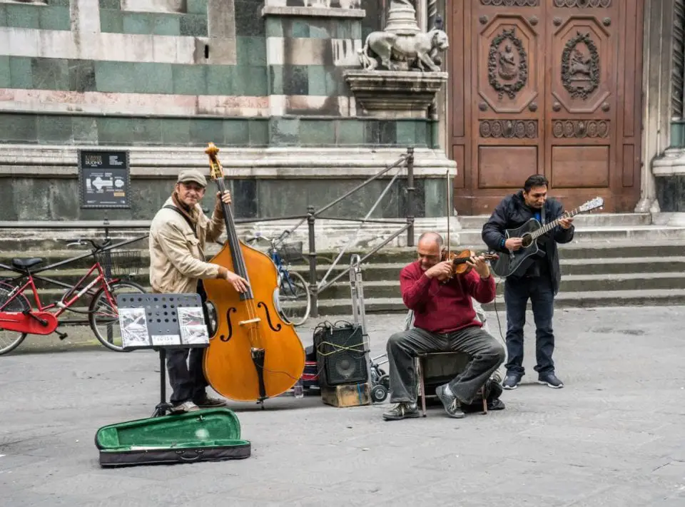 Straßenmusiker in Florenz Spezialitäten 