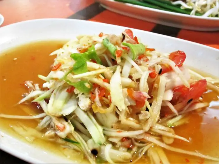 Som Tam Salat aus Thailand Essen in Asien 
