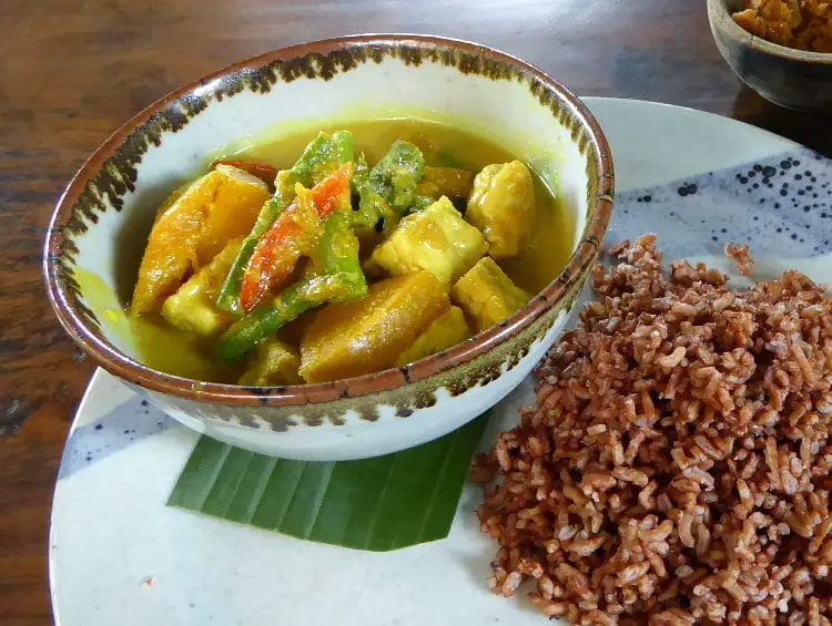 Tempeh Curry Indonesien Essen in Asien 