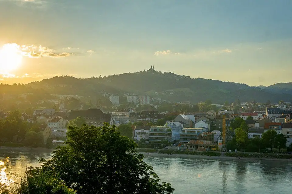 Urlaub in Österreich - Linz Donau Sonnenuntergang