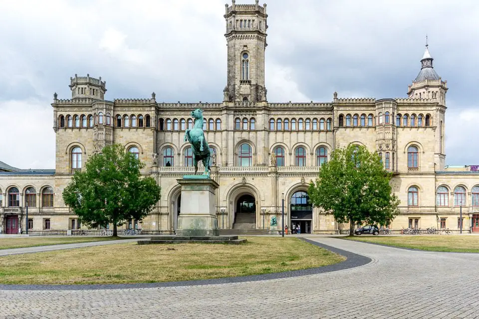 Hannover Geheimtipps Universität Schloss Gebäude