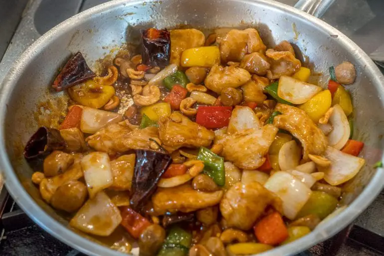 Gai Pad Med Mamuang Hähnchen mit Cashewnüssen aus Thailand
